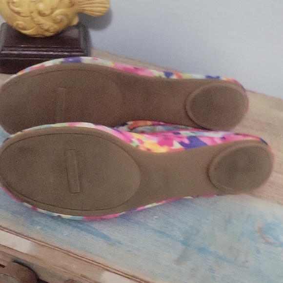 Coach And Four Sz8.5 poppy Colorful Floral Ballet Flats with Pink Trim - Picture 8 of 8
